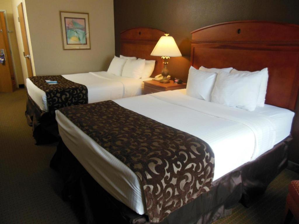 Best Western Manhattan Inn Экстерьер фото