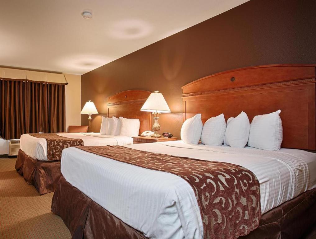 Best Western Manhattan Inn Экстерьер фото