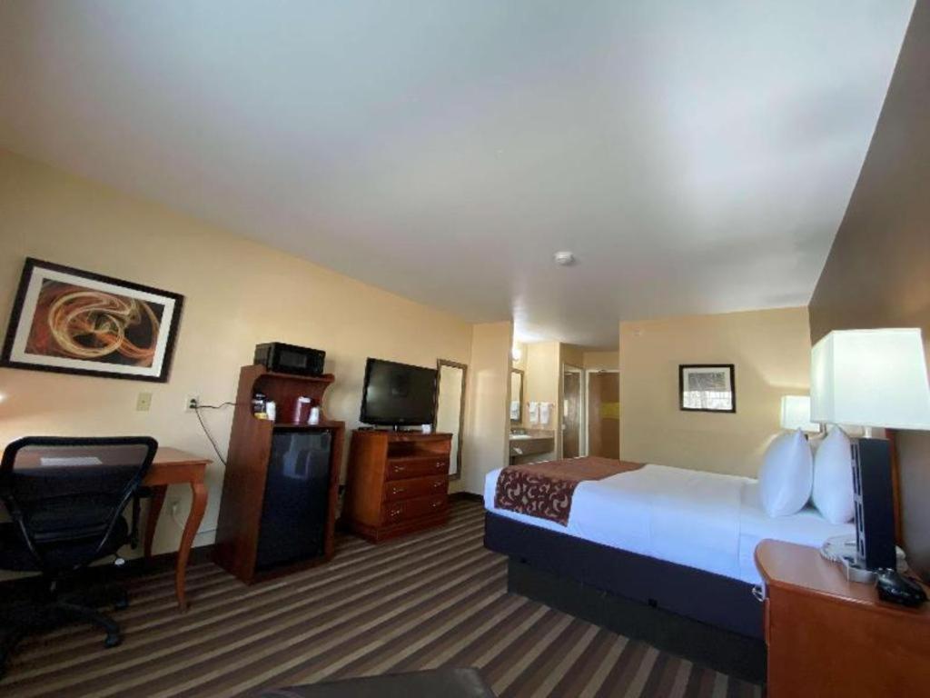 Best Western Manhattan Inn Экстерьер фото