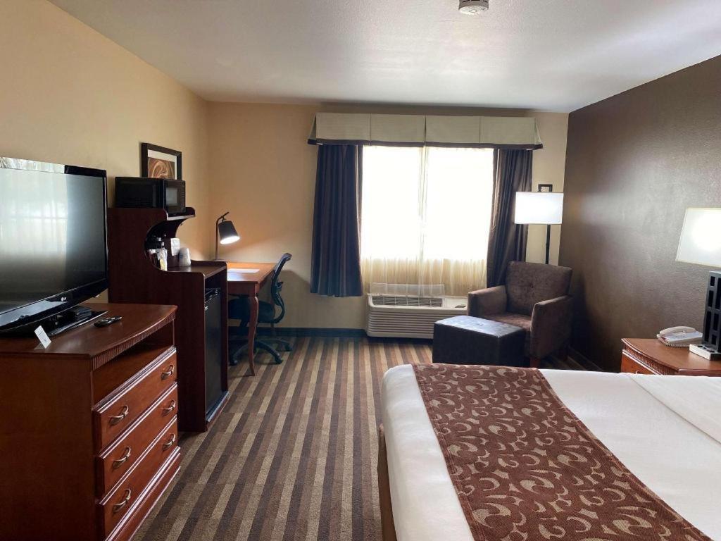 Best Western Manhattan Inn Экстерьер фото