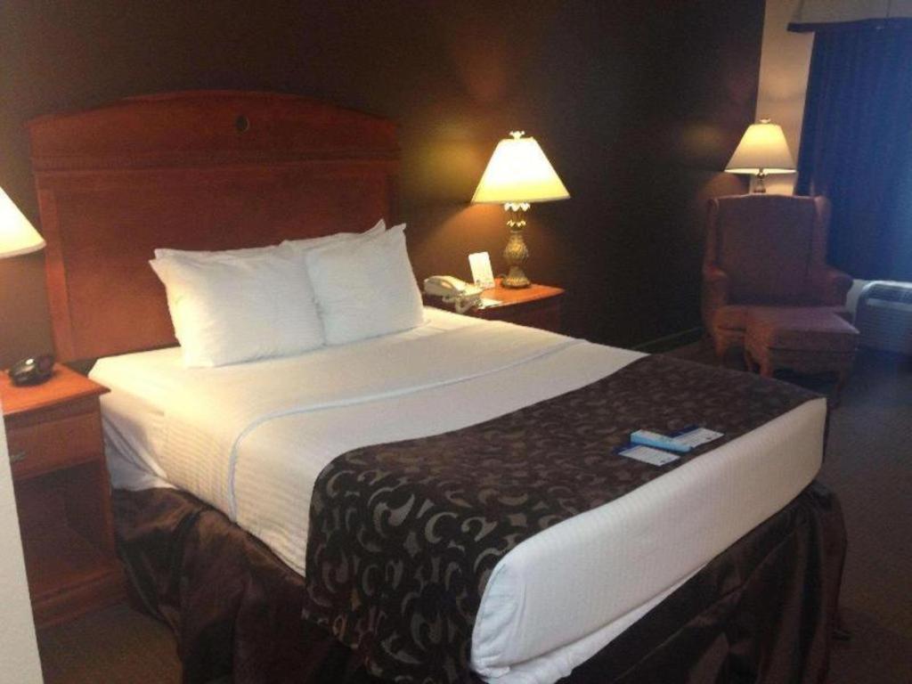 Best Western Manhattan Inn Экстерьер фото