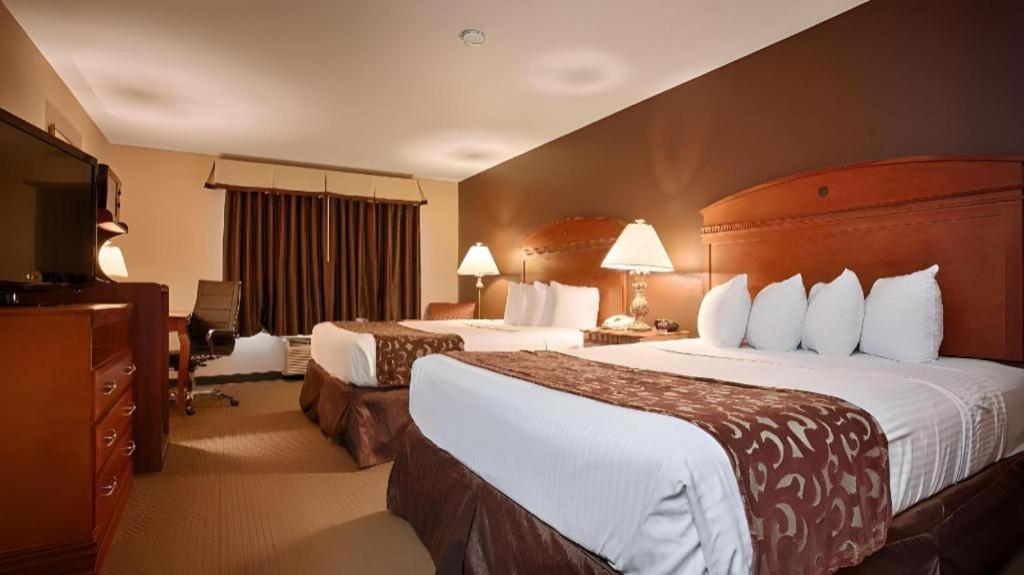 Best Western Manhattan Inn Экстерьер фото
